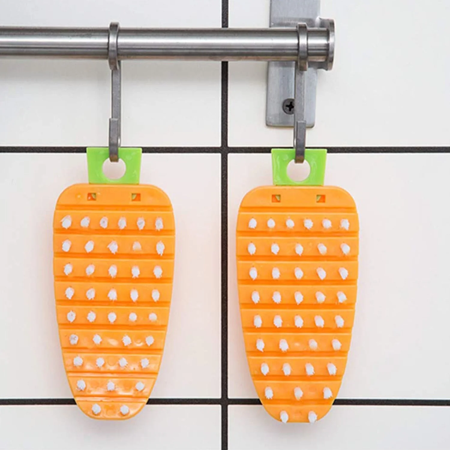 Carrot-Shaped Non-Toxic Vegetable Scrubbing Brush for Fruits & Veggies - Image 9