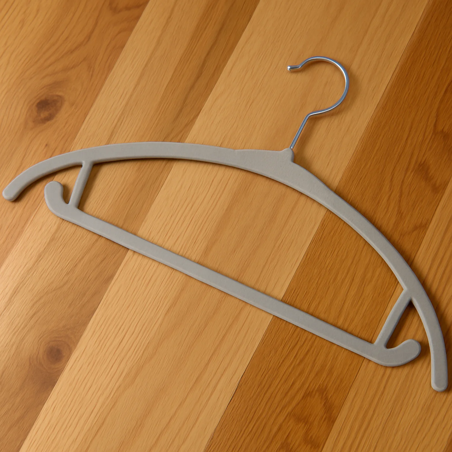 Velvet Non-Slip Clothes Hanger (1 Pc) - Image 10