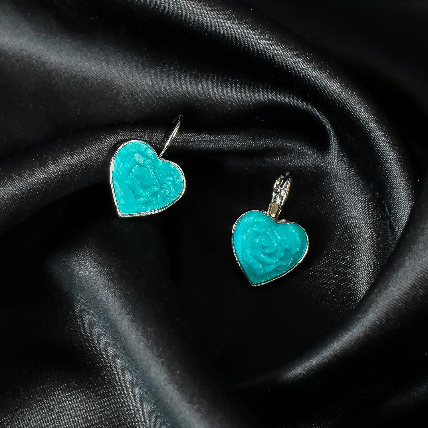 Verdant Dream Mid-Green Earrings - Image 2