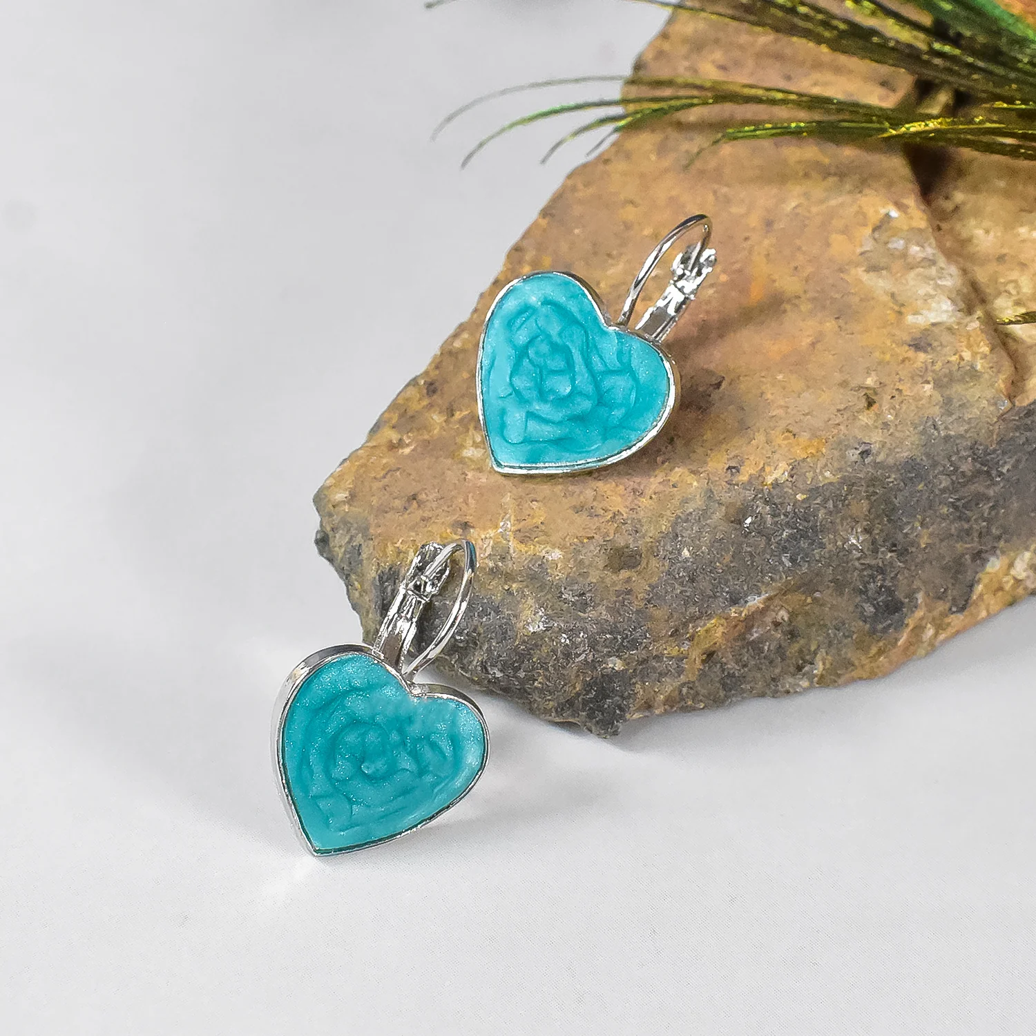 Verdant Dream Mid-Green Earrings - Image 3