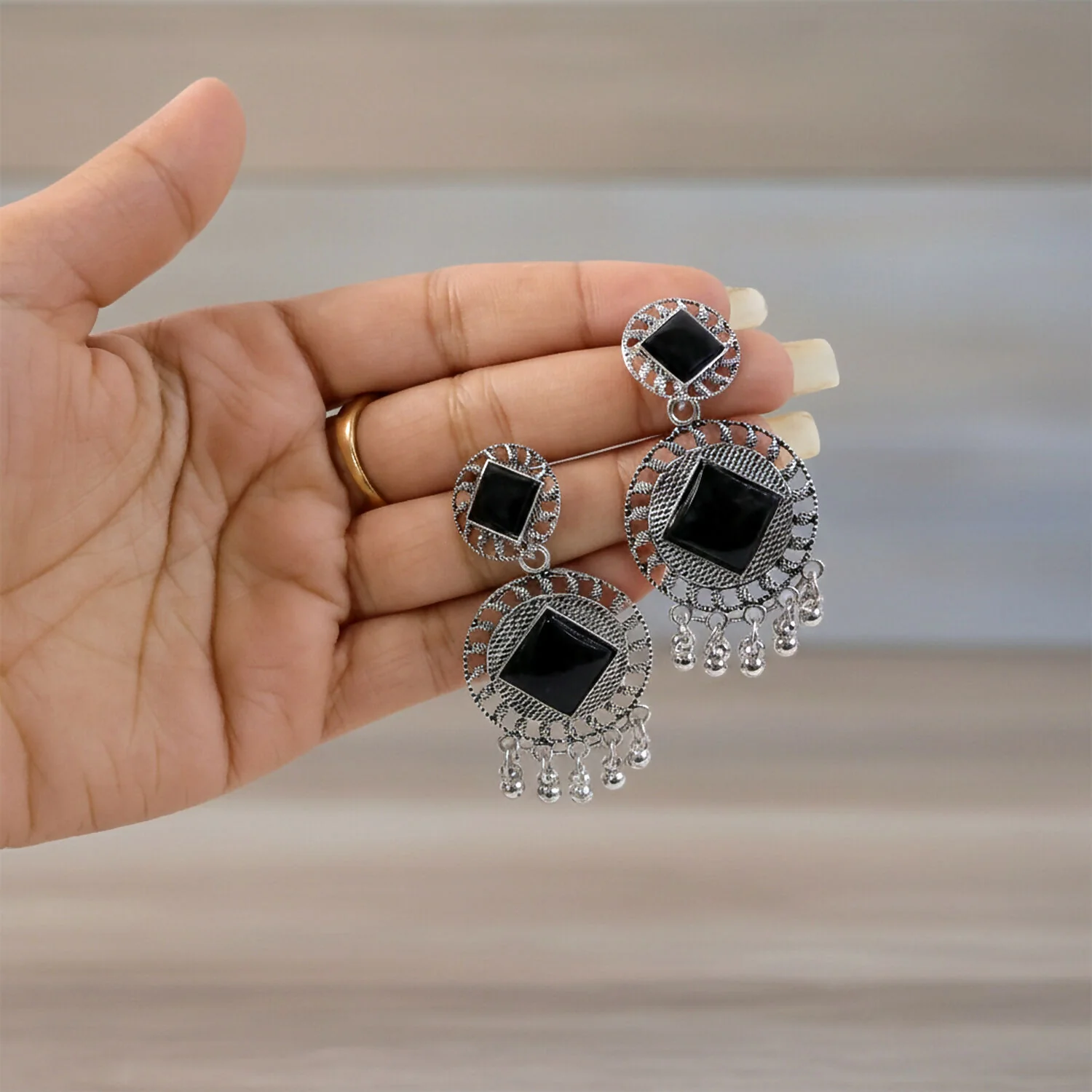 Vintage Charm Black Stone Oxidized Silver Earrings - Image 4