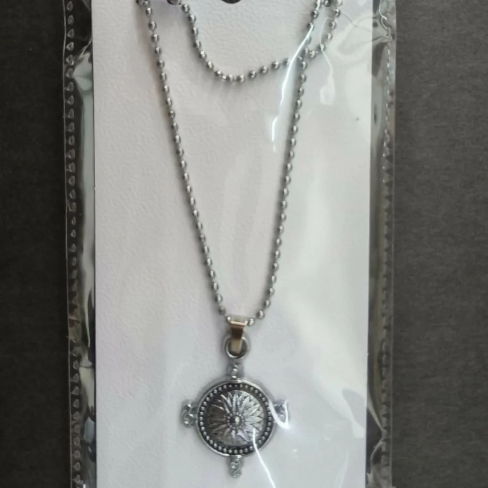 Vintage Compass Design Pendant Chain for Men Stylish Adventure Necklace - Image 3