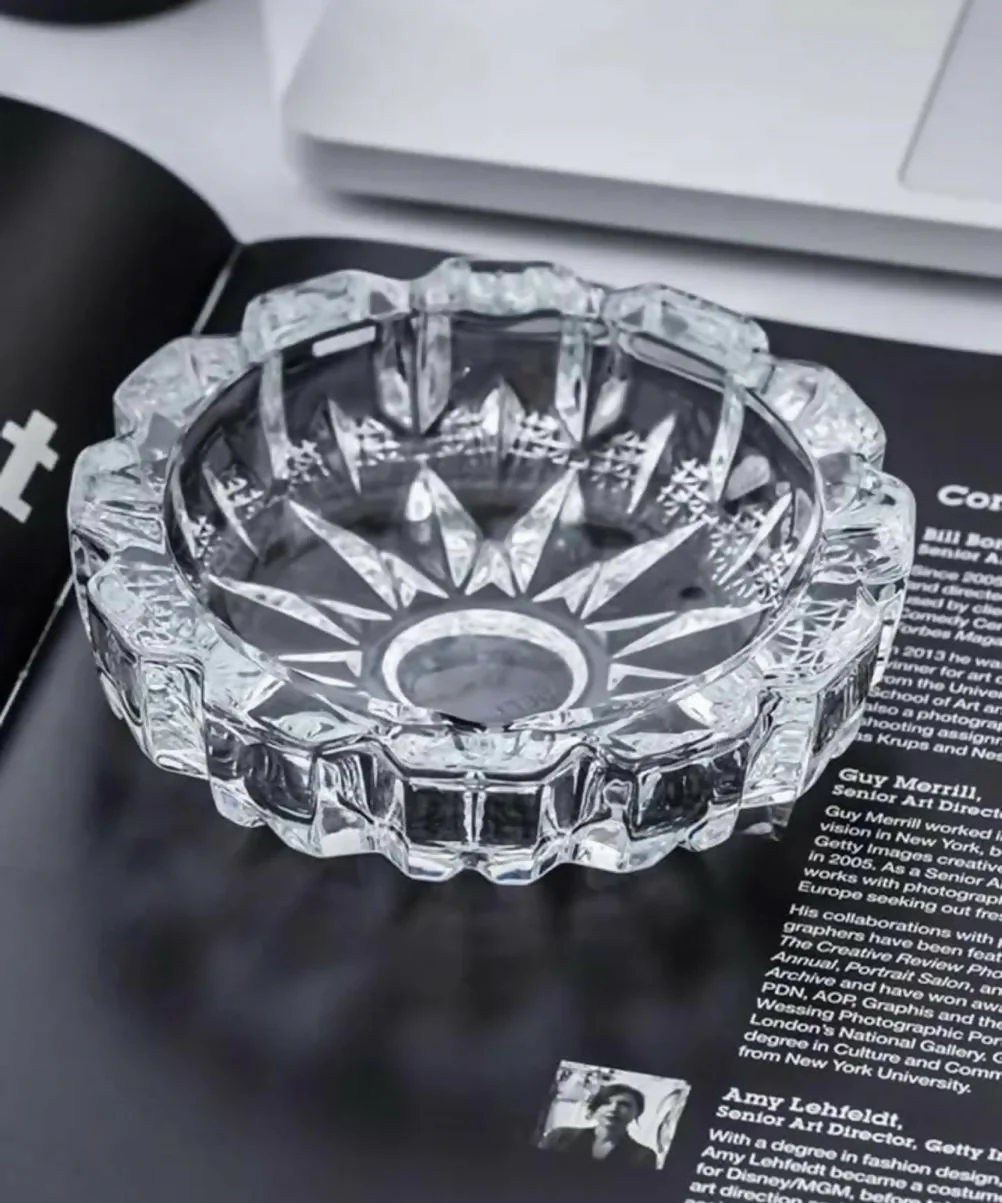 Diamond-Cut Crystal Glass Ashtray for Home, Bar & Office Decor - Image 2