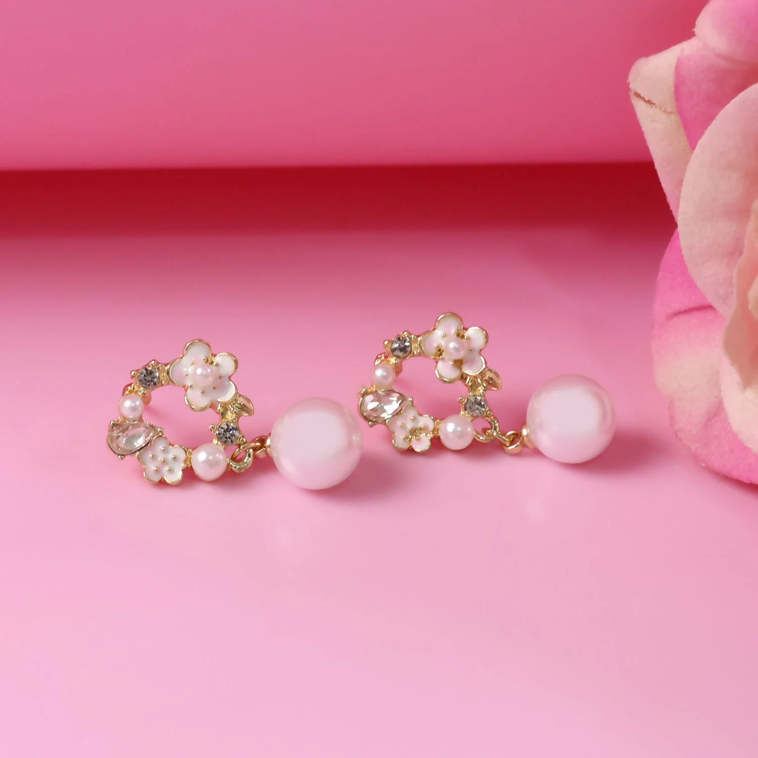 Vintage Rose Pearl Stud Earrings for Women – Elegant Gold Floral Design - Image 2