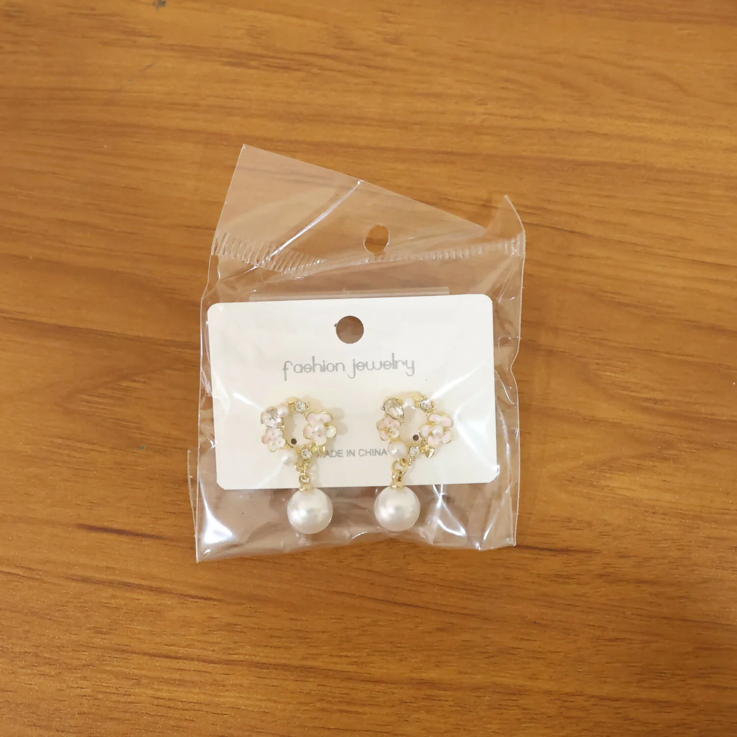 Vintage Rose Pearl Stud Earrings for Women – Elegant Gold Floral Design - Image 6