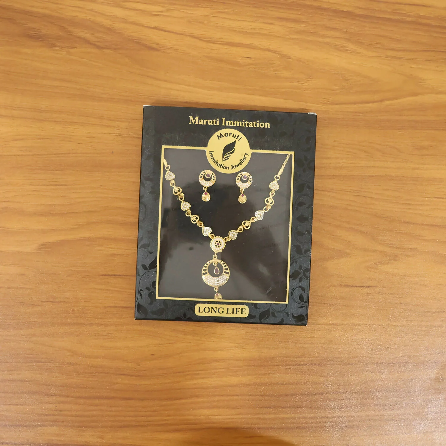 Vintage Royal Inspired Necklace Set with Traditional Statement Design - Image 6