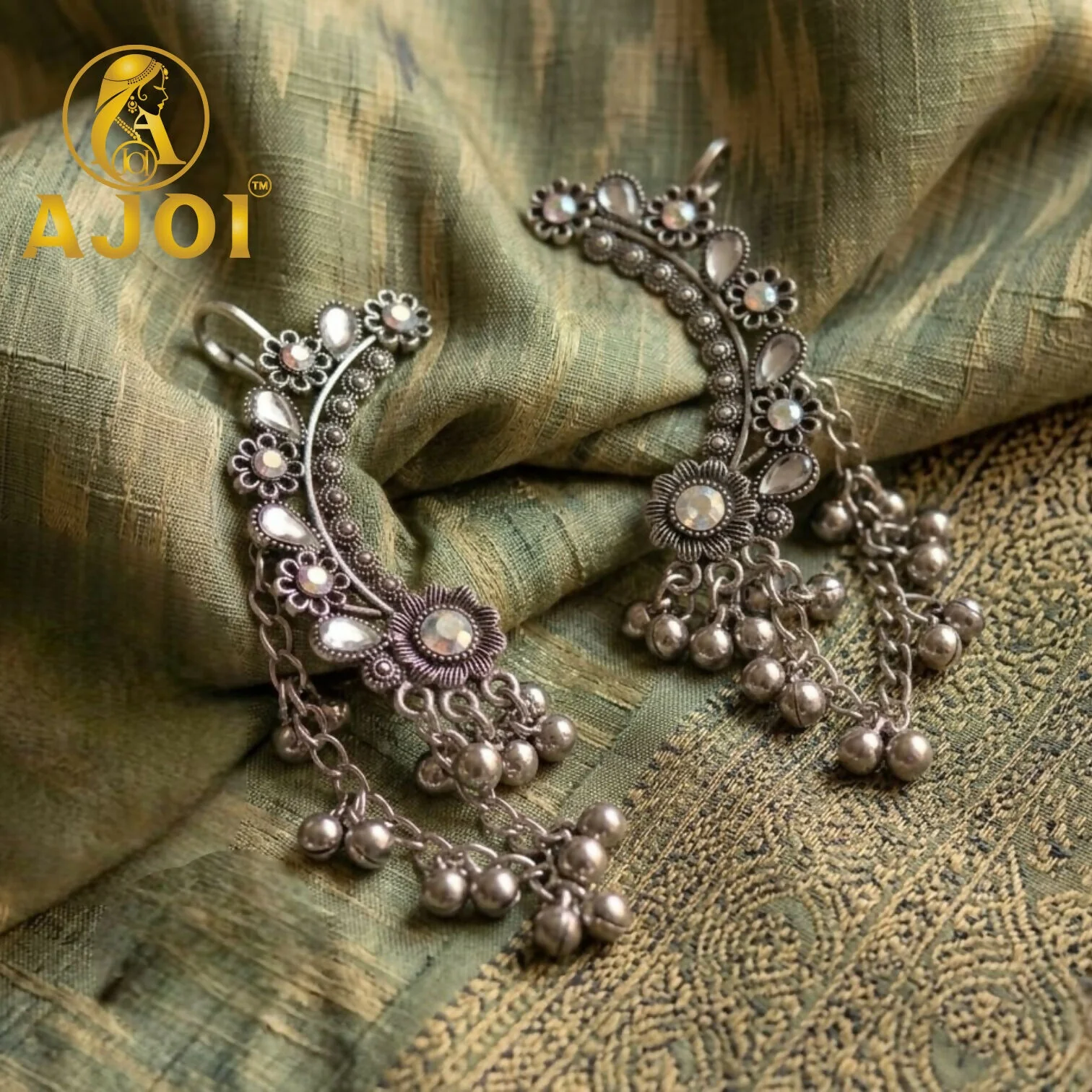 Vintage Silver Floral Earrings - Image 3