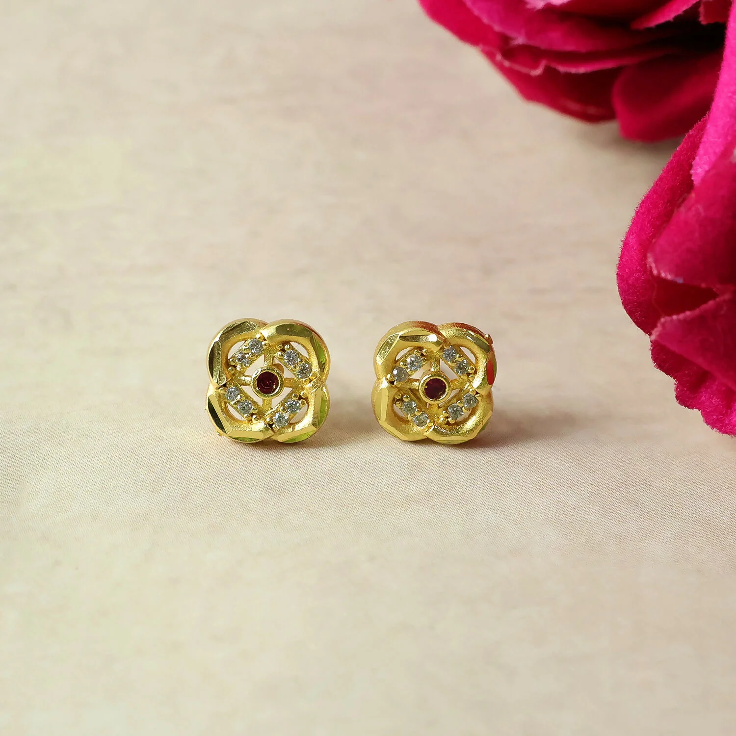 Vintage Style Floral Gold Stud Earrings with Detailed Pattern - Image 4