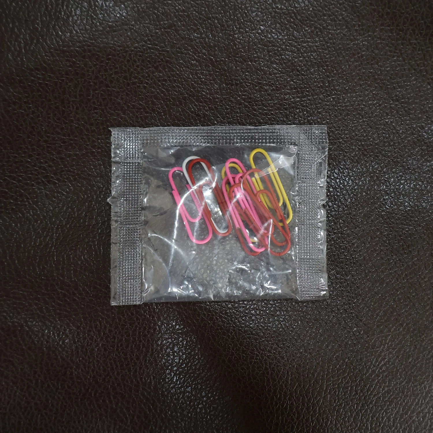 Vinyl-Coated Paper Clips - (10 Pc / Set) - Image 8