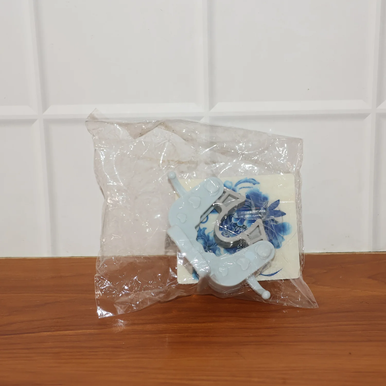 Wall Mounted Mop and Broom Holder Clip (1 Pc) - Image 8