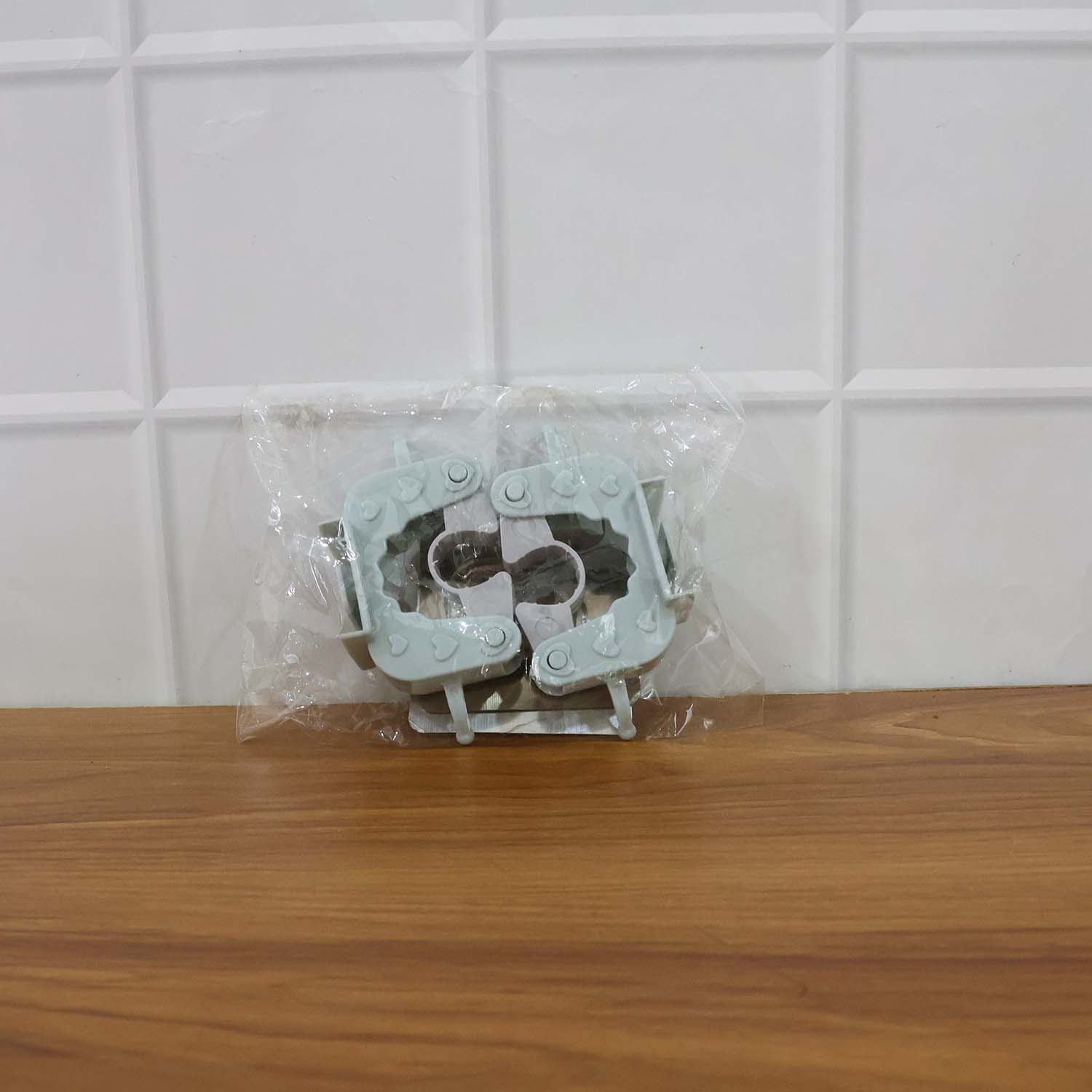 Wall Mounted Mop and Broom Holder Clip (2 Pc) - Image 7