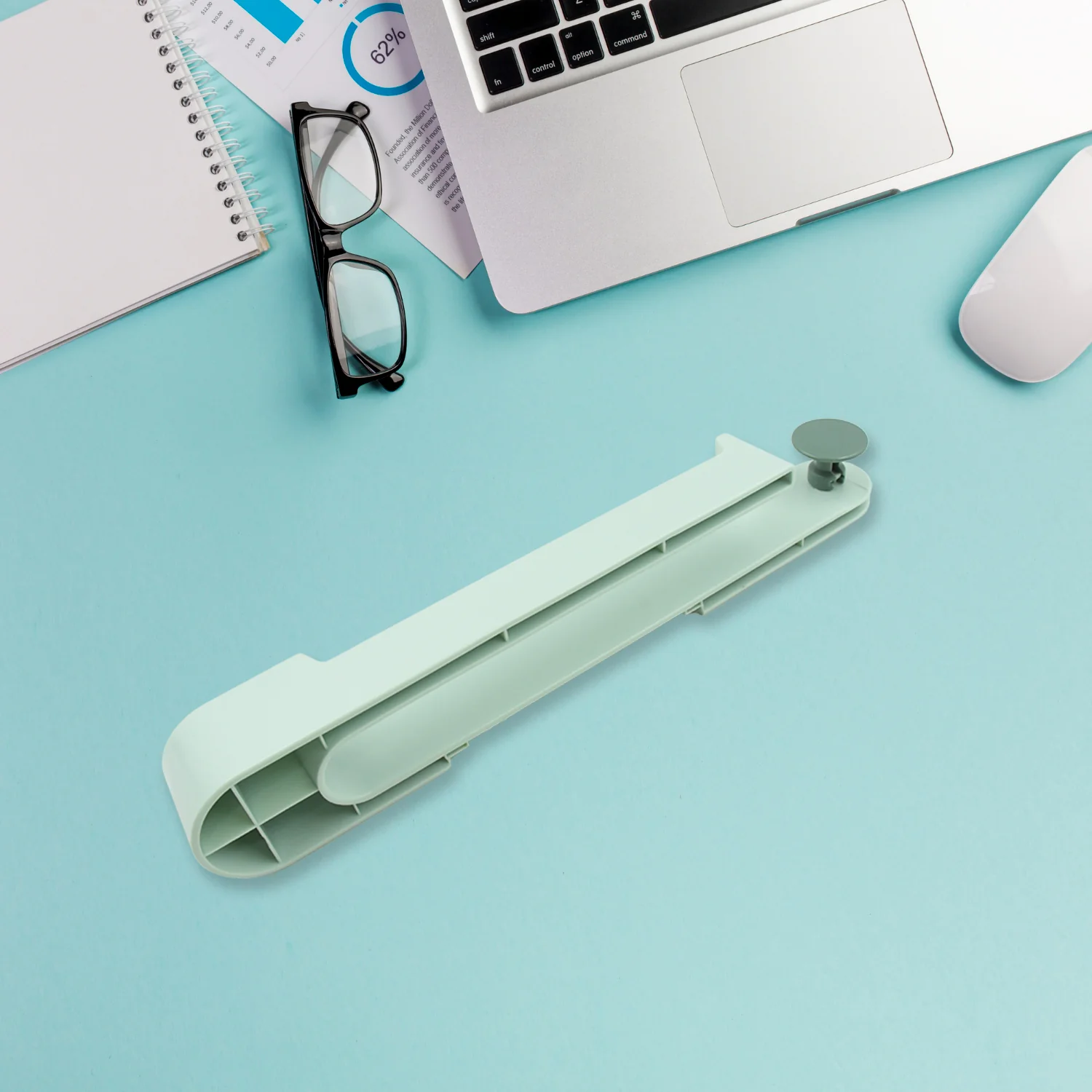 Modern Wall Rack: Round Hook Towel Holder (Durable Plastic, 1 Pc) - Image 3