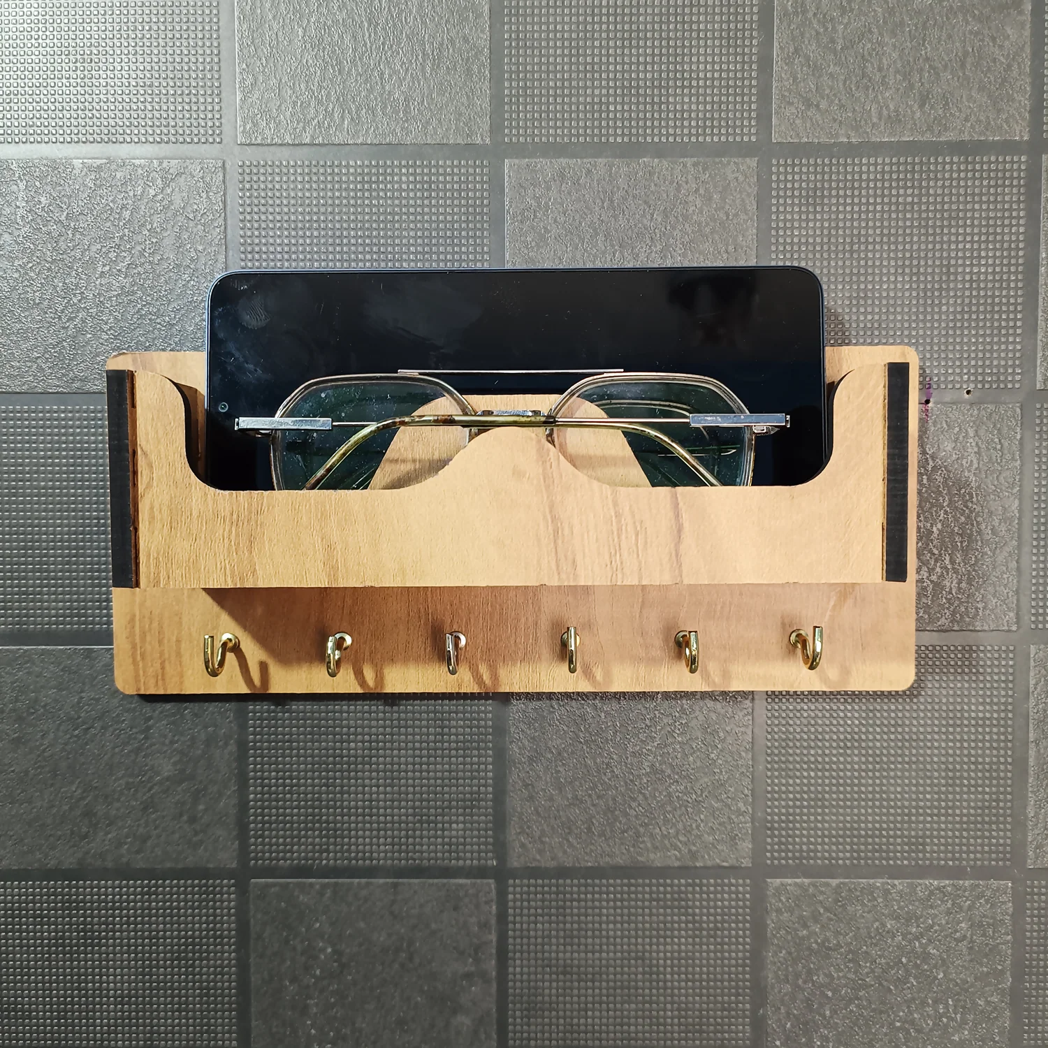 Wooden Wall Mounted Key Holder with Shelf for Mobile, Glasses and Daily Items - Image 6