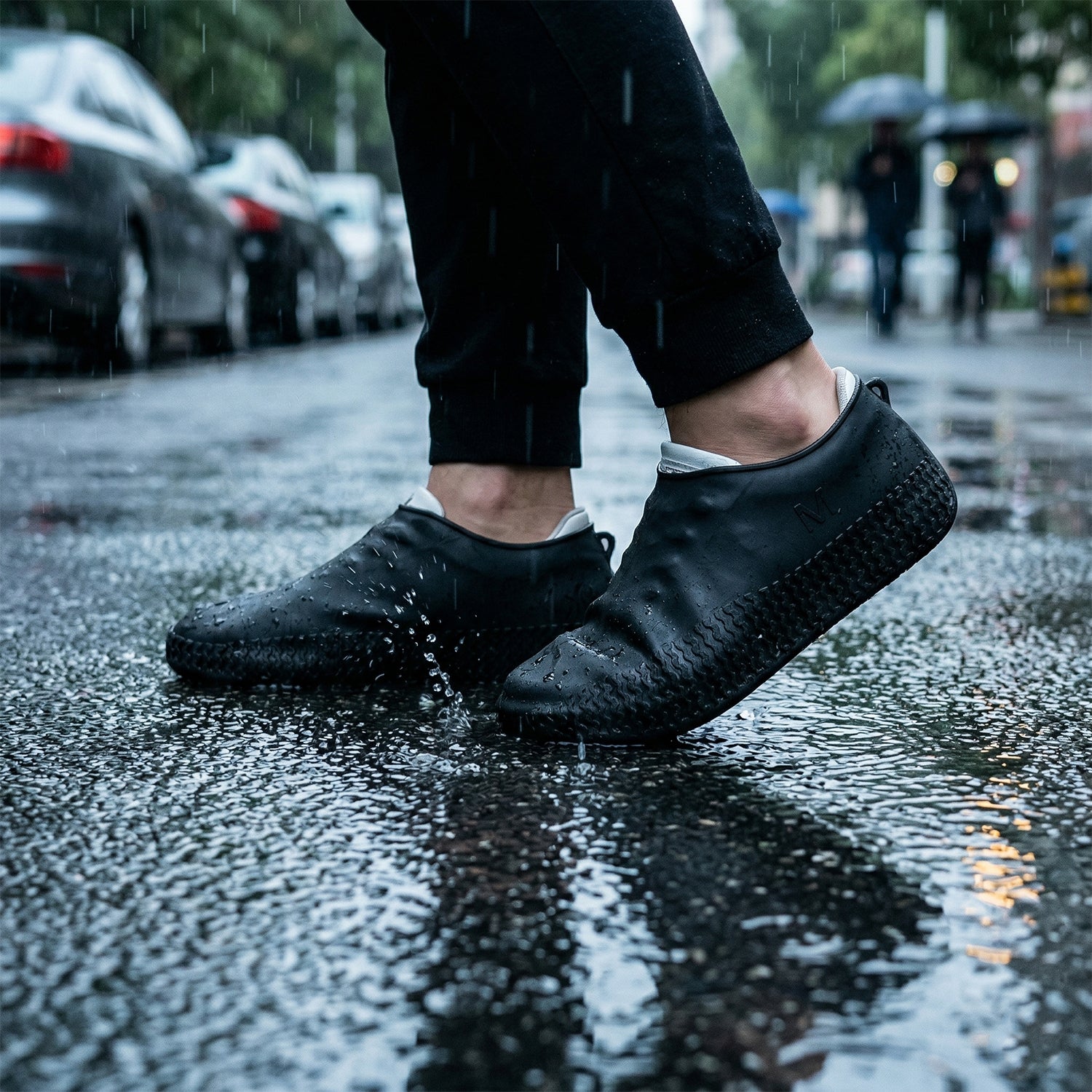 Waterproof Silicone Shoe Cover Black Color (1 Pair, Medium Size) - Image 3