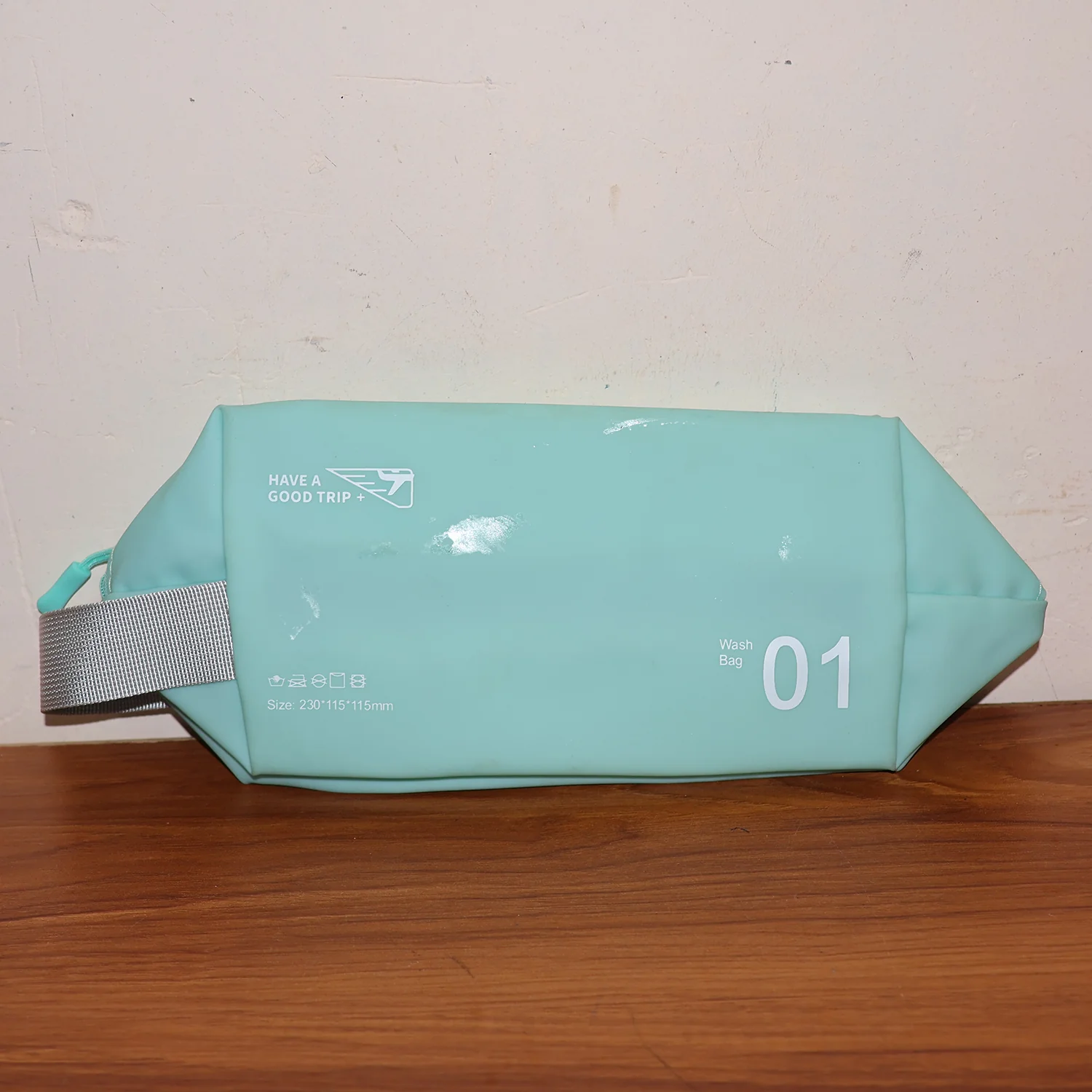 Waterproof Travel Toiletry Wash Bag /  Pouch with Zipper Side Handle - (1 Pc) - Image 7