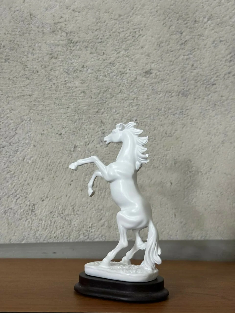 White Horse poly-resin Showpiece Statue for Home & Office Décor - Image 6