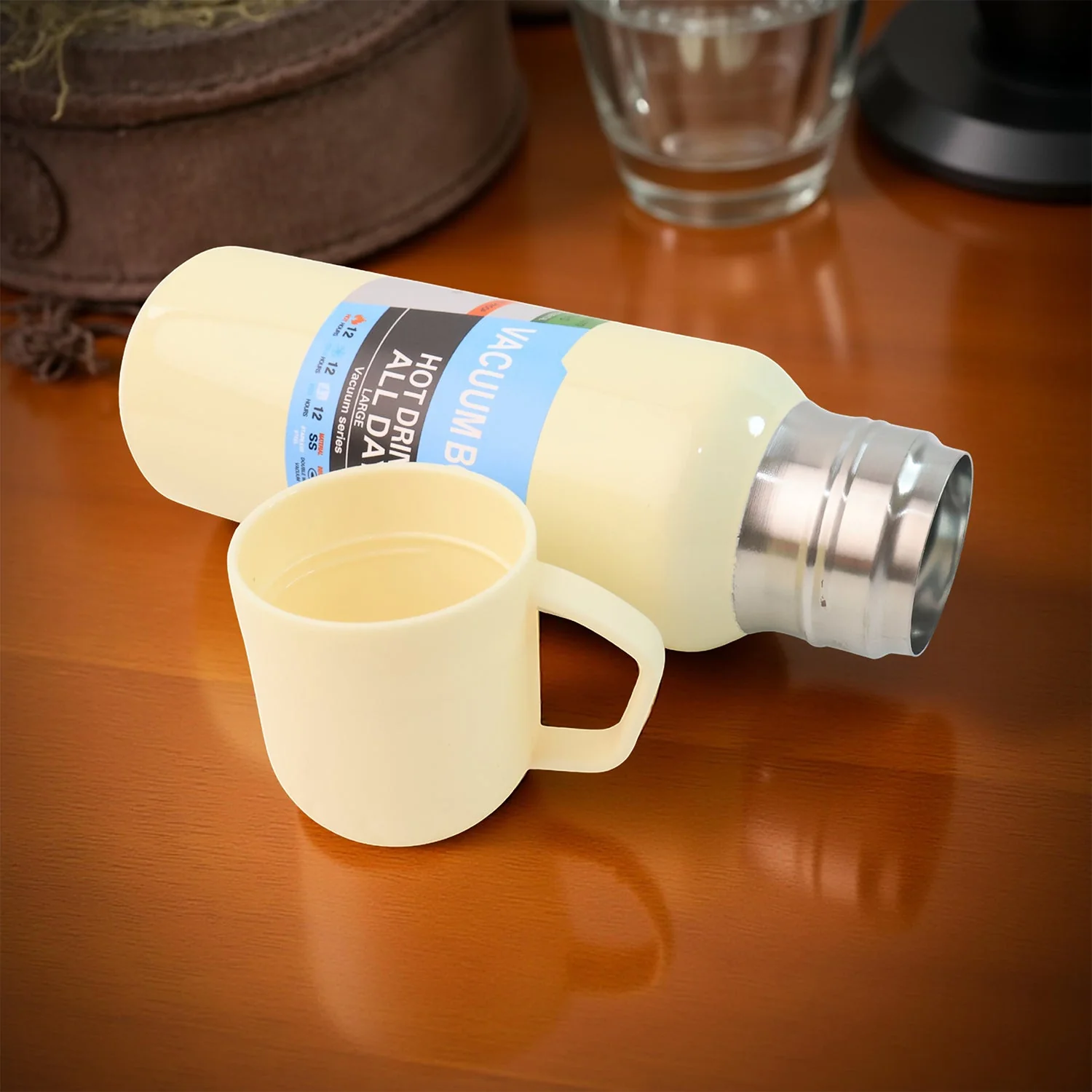 White Vacuum Flask Set – Stainless Steel Thermos with 3 Cups, Approx 500ml - Image 6