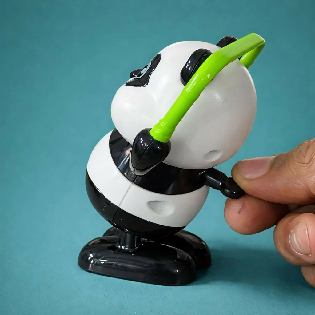 Wind-Up Jumping Panda Toy with Moving Arms for Kids - Image 3