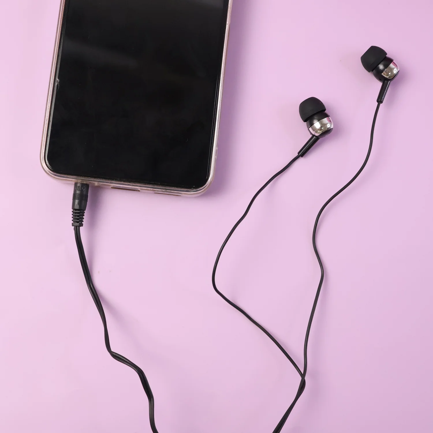 Wired Stereo Earphones with 3.5mm Jack (1 Pc / 1.2m Cable) - Image 3