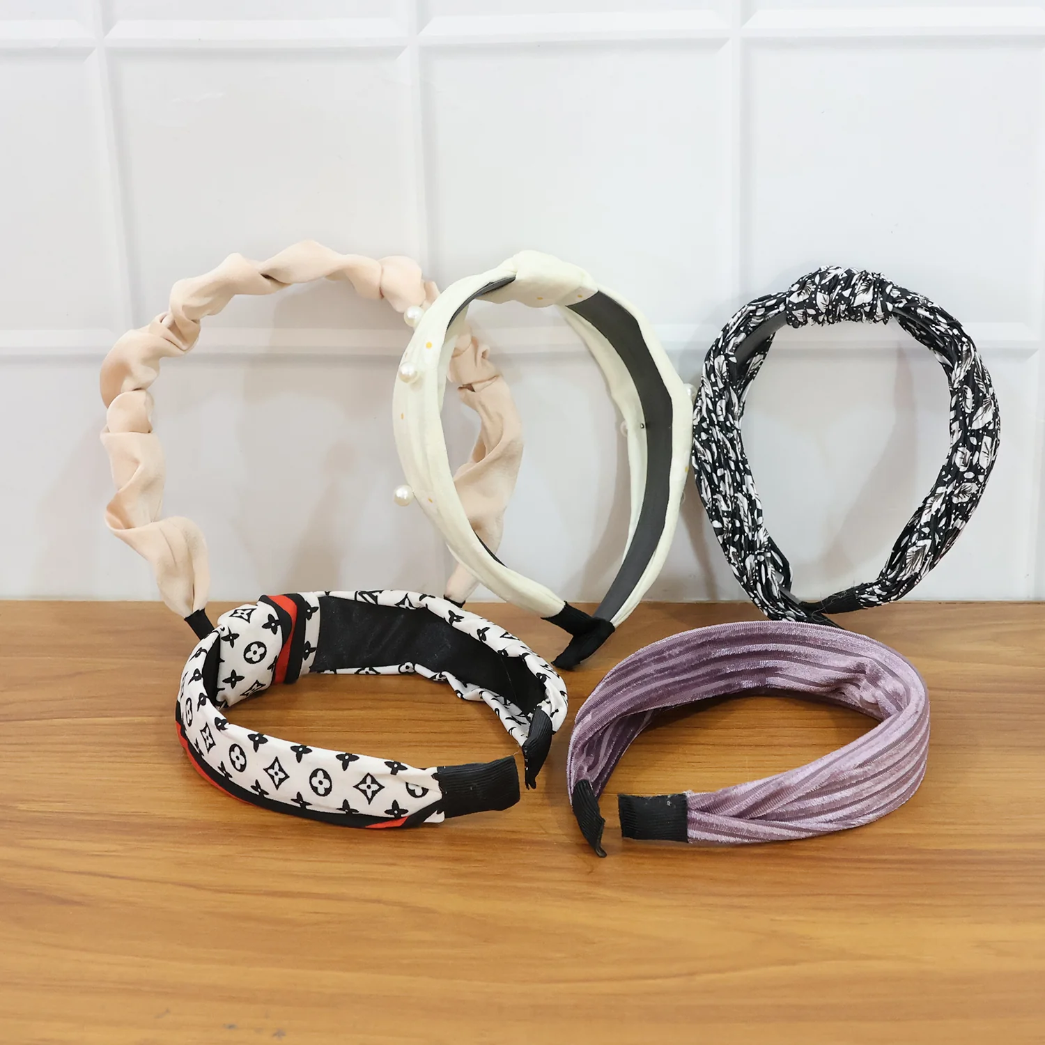 Women’s Ribbed Texture Knot Design Hairband (1 Pc / Mix Design) - Image 9