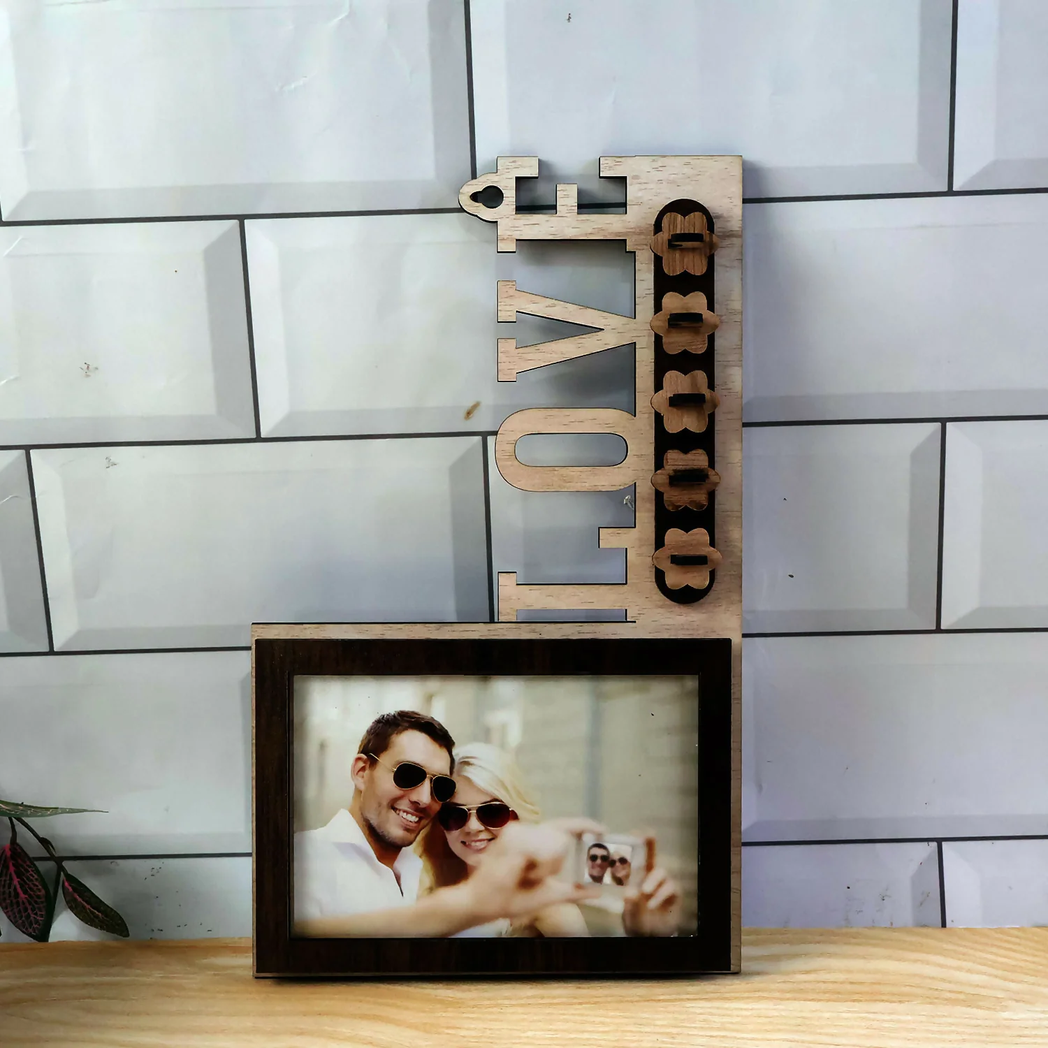 Wooden Photo Frame Key Holder with LOVE Cutout & 5 Hooks – 8 x 12 Inch - Image 6