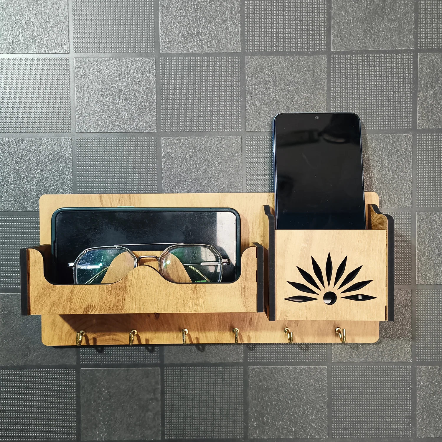 Wooden Wall Mounted Key Holder with Shelf for Mobile, Glasses and Keys - Image 6