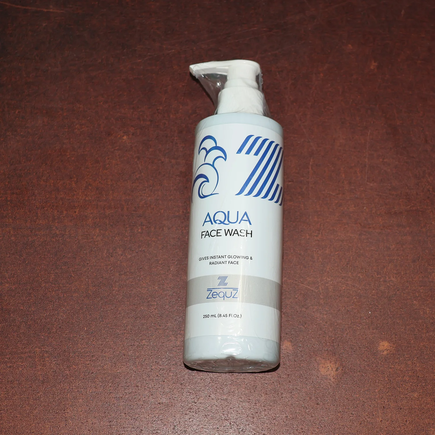 Zequz Hydrating Aqua Face Wash - (1 Pc / 250 ML) - Image 8